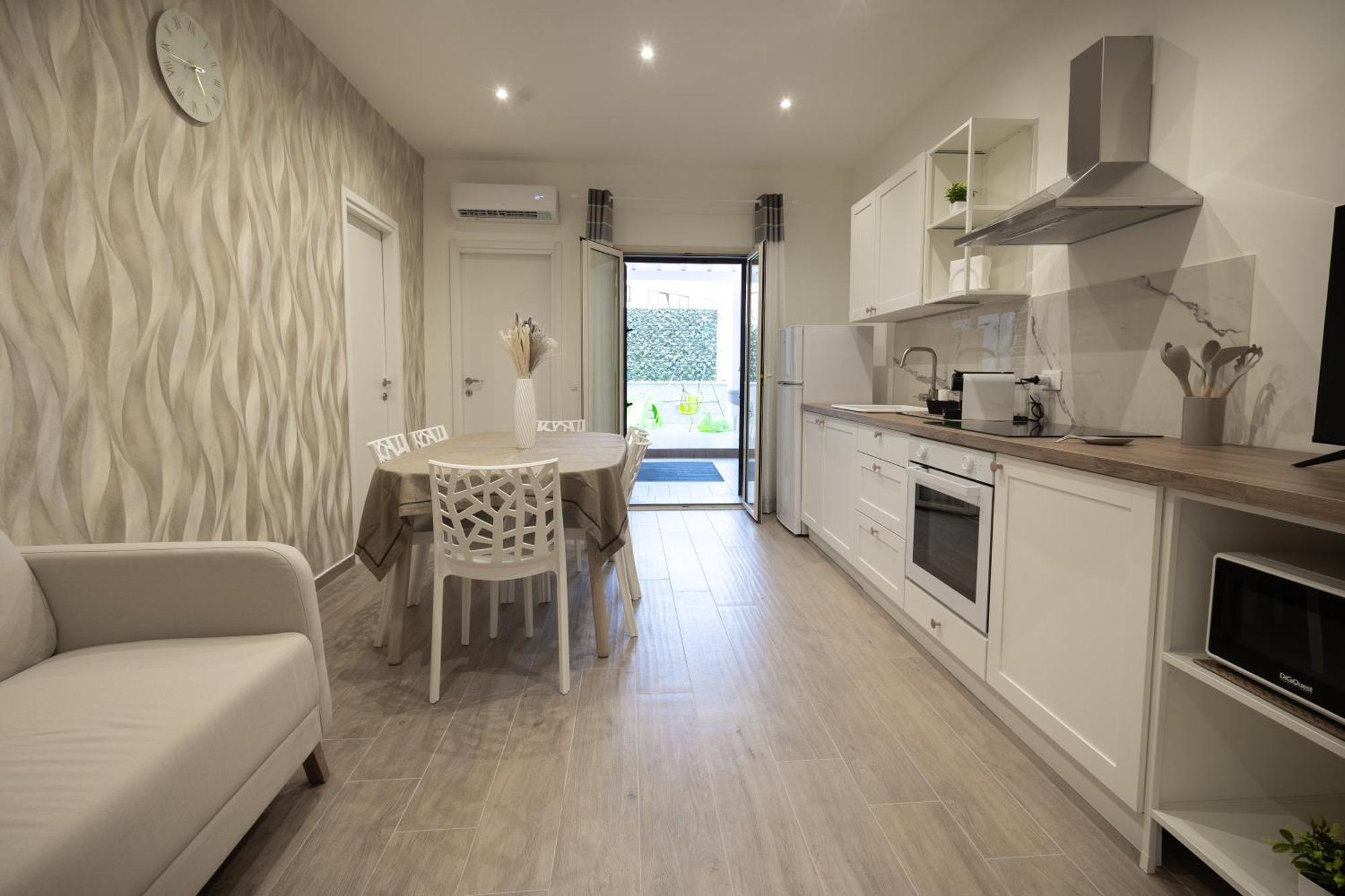 Ludo Holiday House - Charming Con Patio A Due Passi Dalla Cattedrale Palermo Exterior foto